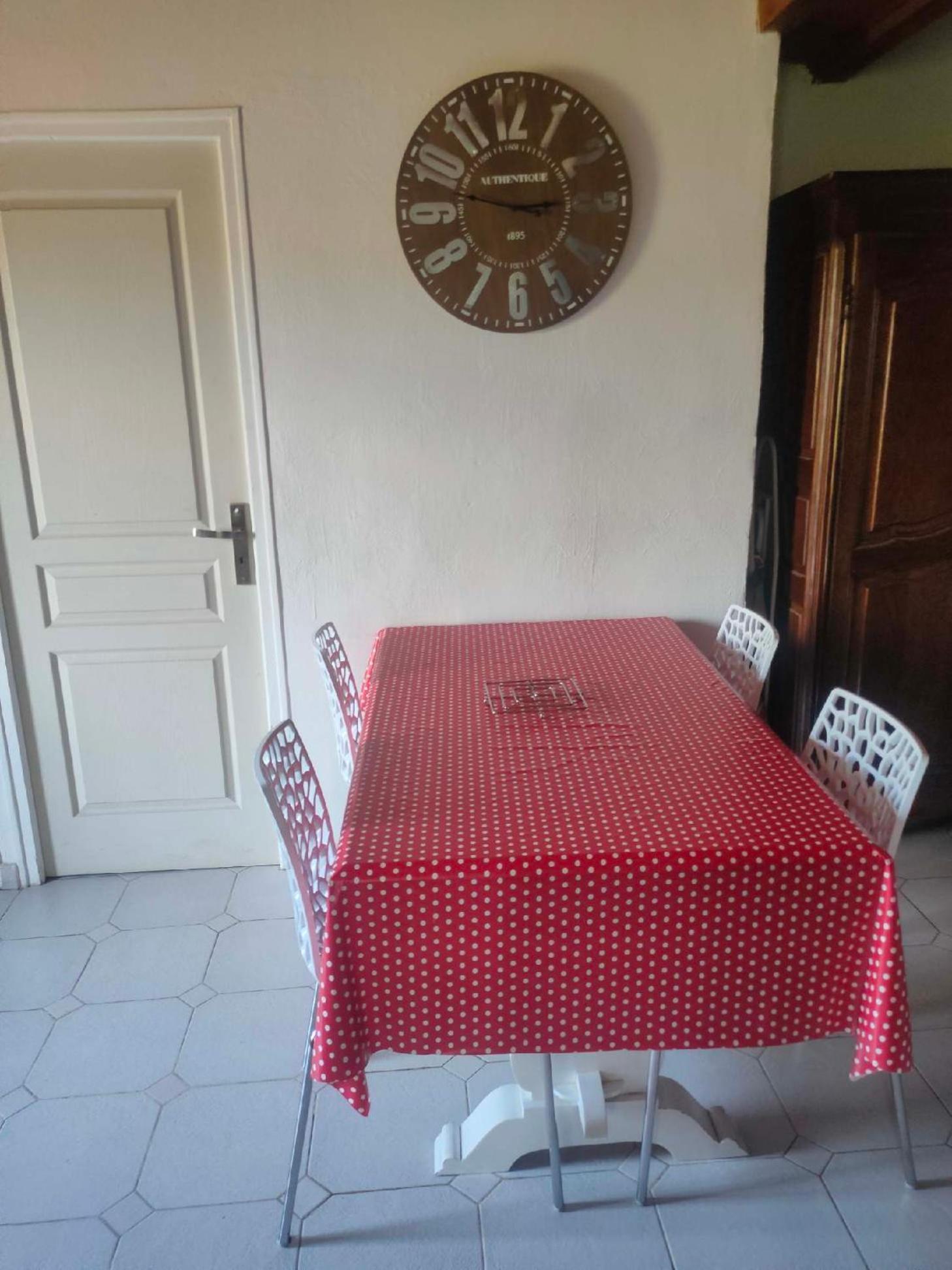 Appartement Avec Grand Jardin Et Parking, Uzès Zewnętrze zdjęcie